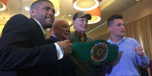 ‘Juanma’ López y entrenador de boxeo forman tiraera