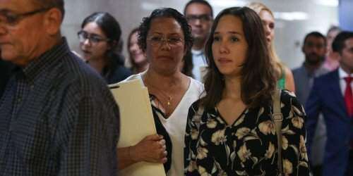 Posponen vista contra estudiantes que irrumpieron reunión en la UPR (video)