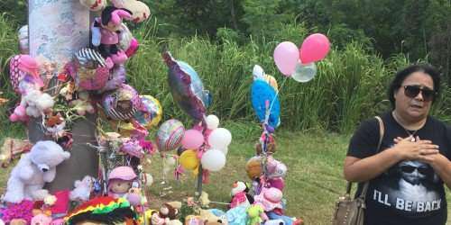 Madre de víctima de choque en Dorado saca fuerzas para visitar la escena