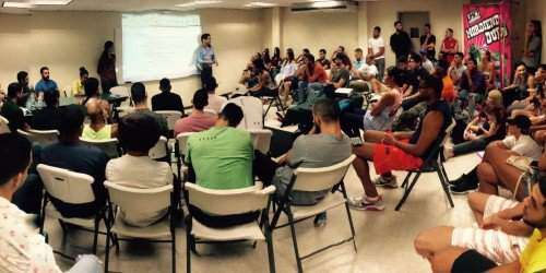 Voleibolistas comienzan a agarrar el sartén por el mango