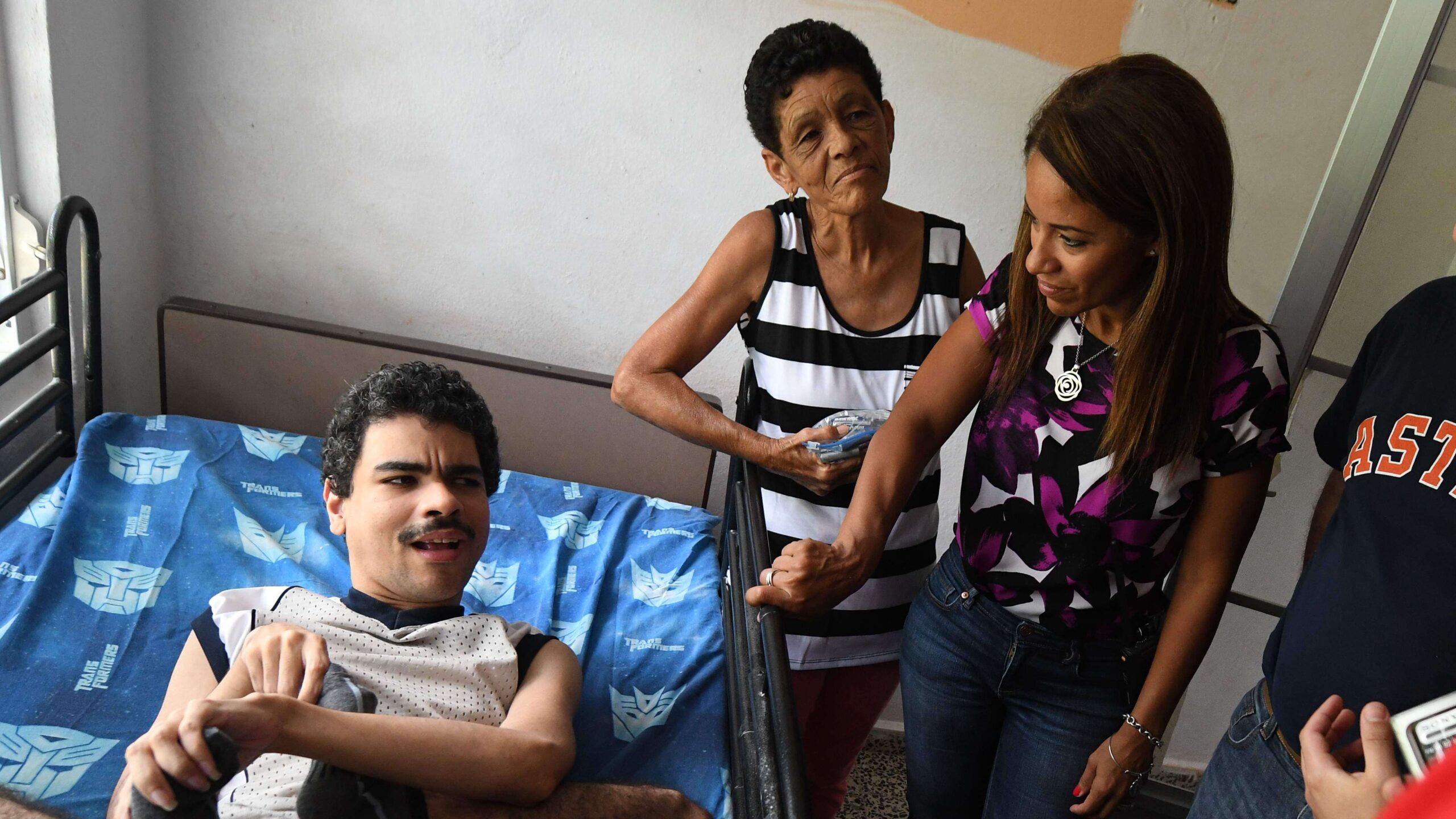 Hacen de tripas corazones en Salinas a 44 días del huracán María