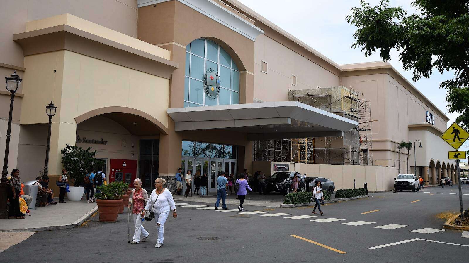 Plaza Las Américas tiene que evacuar visitantes otra vez