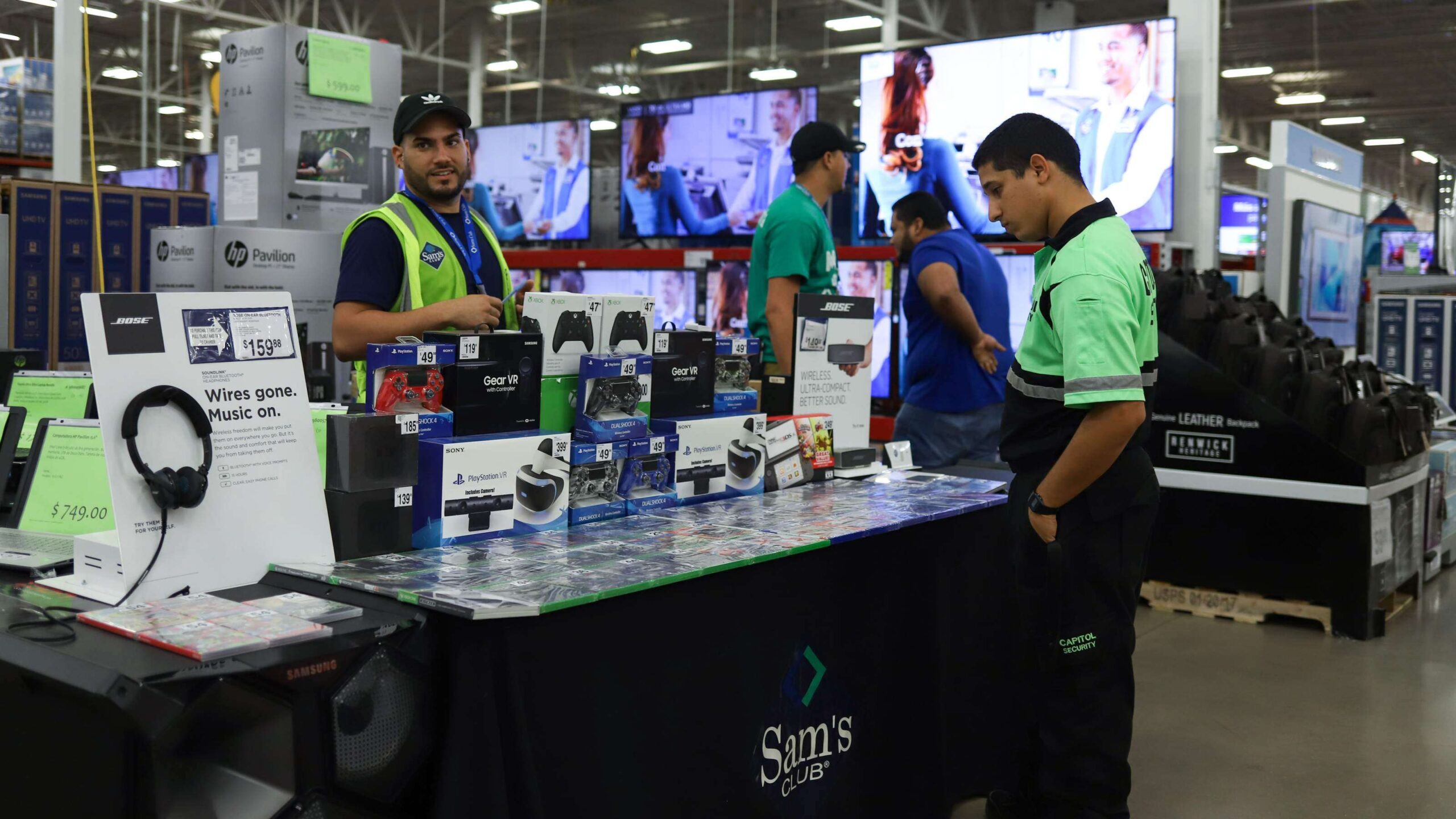 Así transcurre el ‘Black Friday’ en Sams de la Kennedy