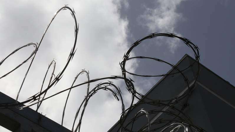 Hombre que embarazó su hija es sentenciado a 20 años de cárcel