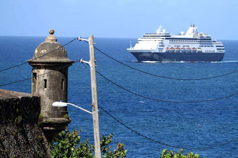 Turismo lanza programa de limpieza en la isla para turistas