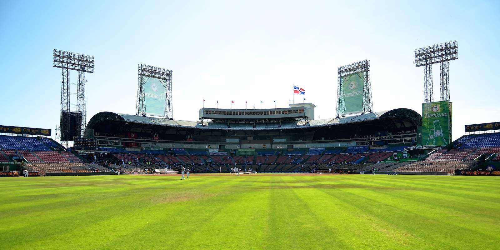 Se incendia el Séptimo Cielo del Estadio Quisqueya