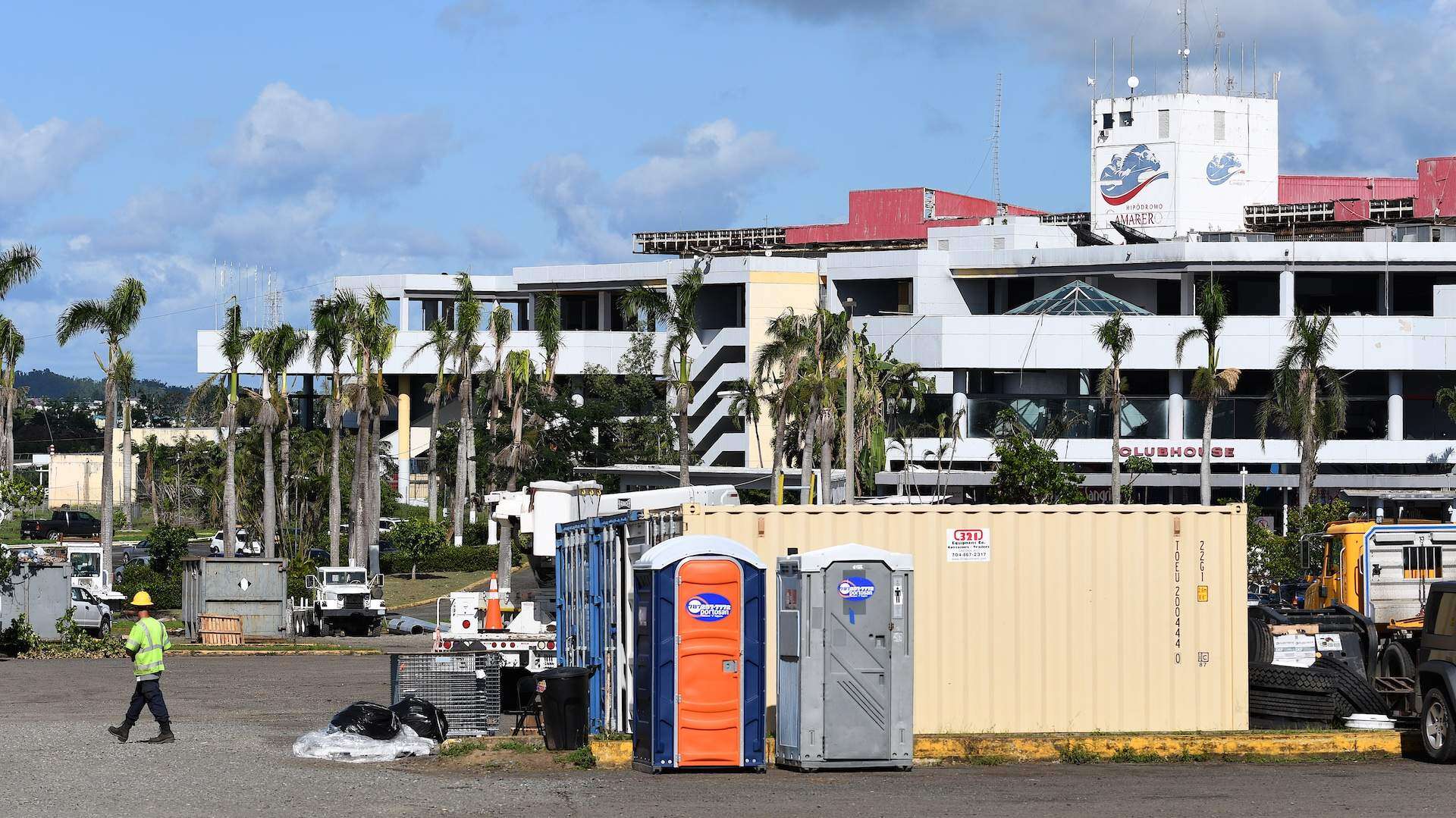 Fluor ayuda con los ‘gastos misceláneos’ del Camarero