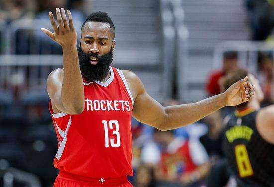Harden hace historia con 60 puntos en triple-doble