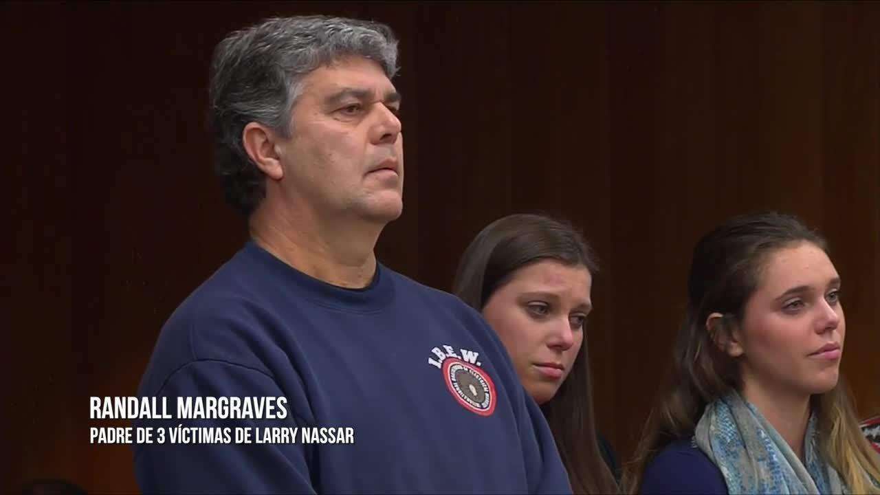 Padre de víctimas intenta atacar a Larry Nassar