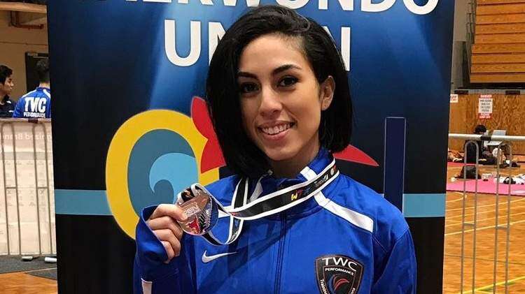 Atleta boricua se convierte en comerciante para costear su sueño olímpico