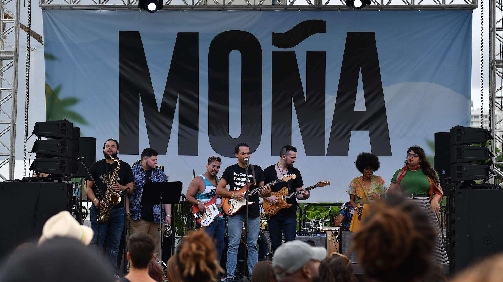 Celebran el ‘Moña Fest’ en la calle Loíza