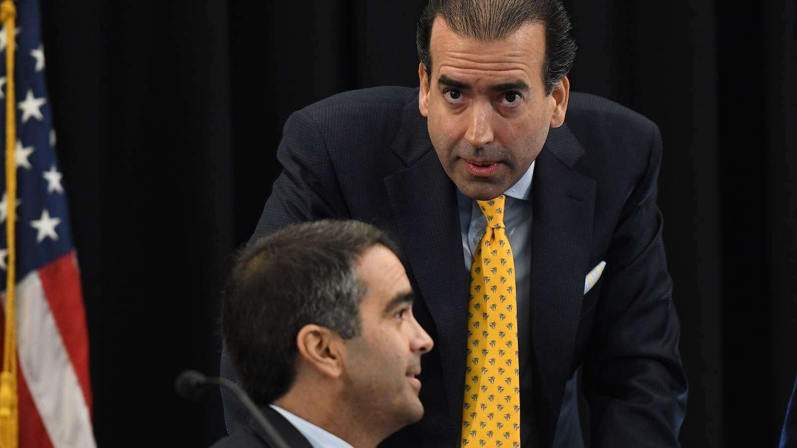 Jubilados corrigen a Carrión III