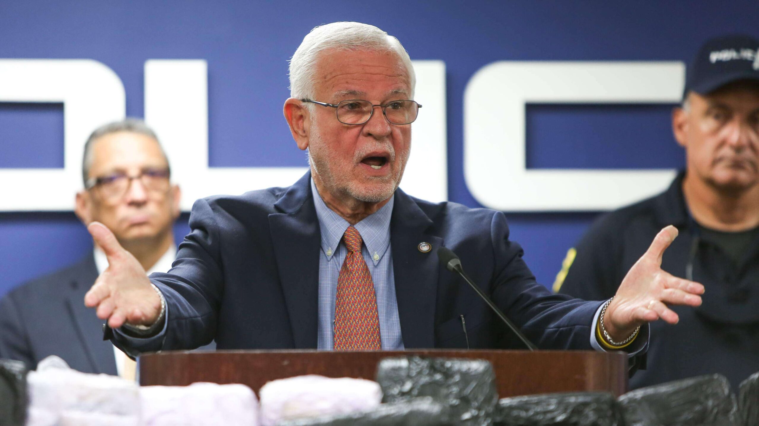 Sigue el misterio oficial del ‘ácido’ en el Paro