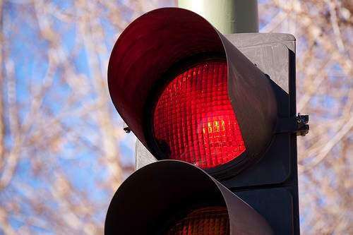 Cámara añade semáforos a investigación de multas de Autoexpreso