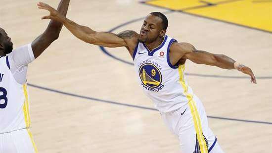 Incierto el regreso de Iguodala con los Warriors
