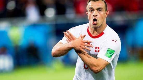 Suiza derrota a Serbia 2-1