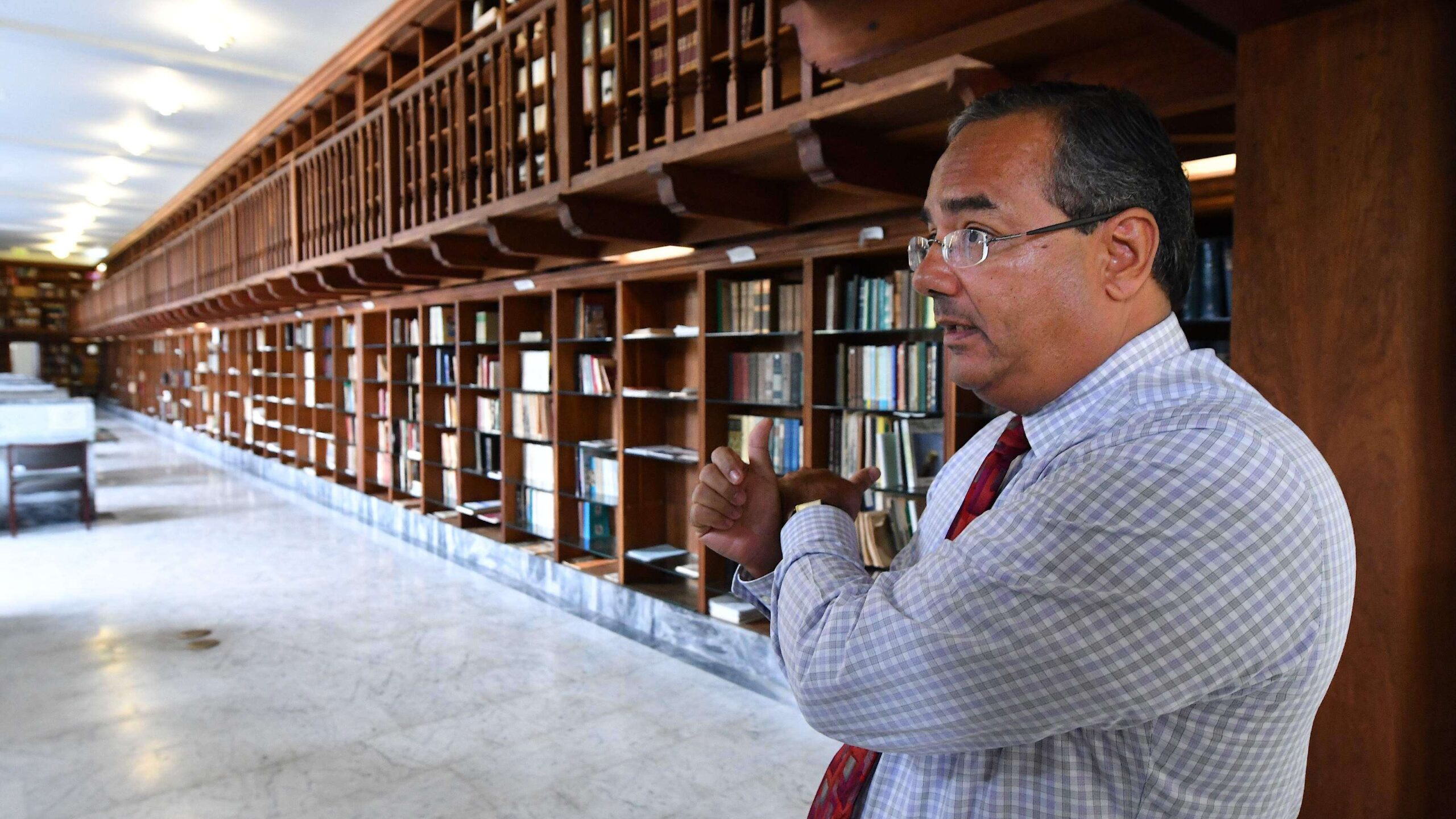 Denuncia de destrucción ilegal de documentos trajo represalias a archivero