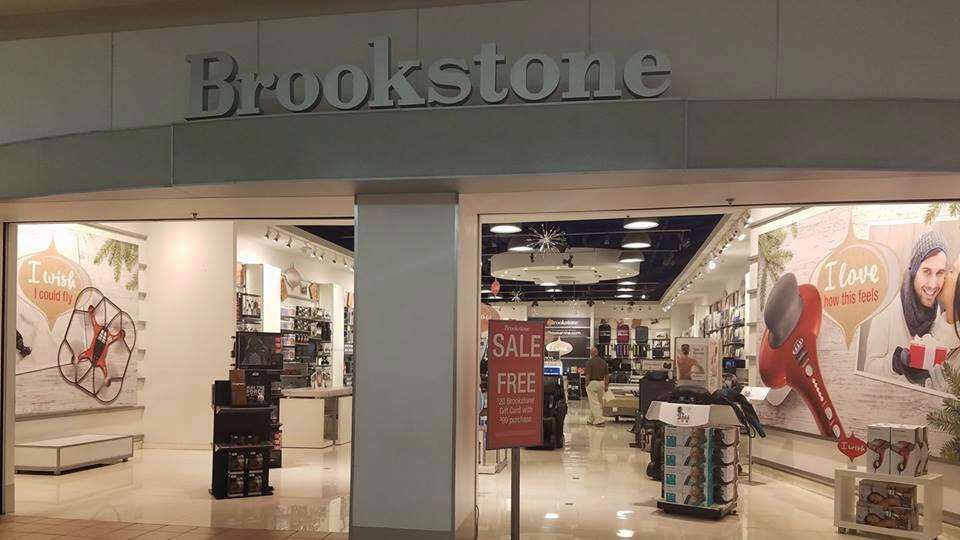 Brookstone se va a bancarrota y cierra todas sus tiendas
