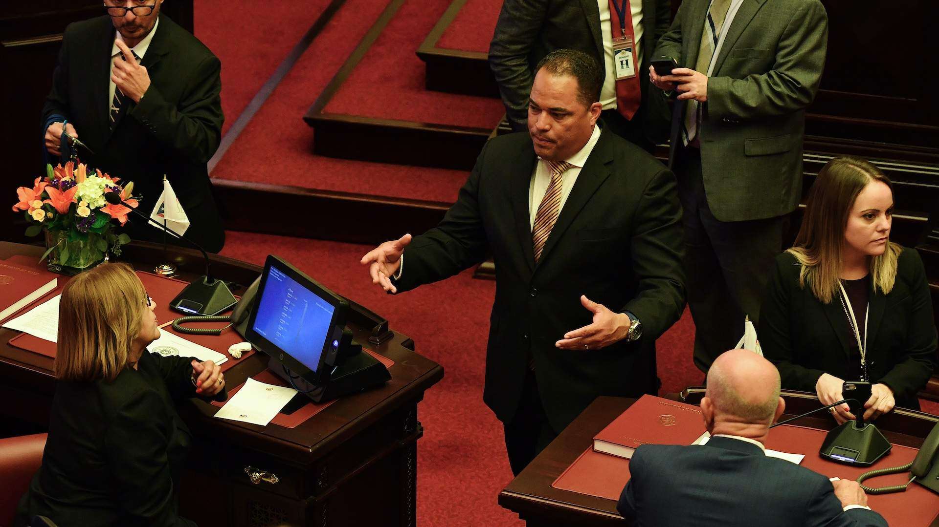 Legislador propone los ‘line ups’ virtuales