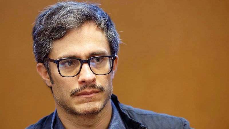 Gael García se muestra a favor de los emigrantes