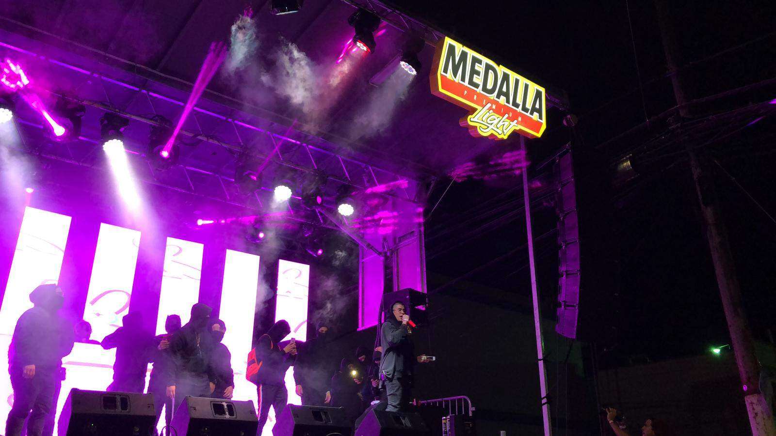 Bad Bunny sorprende a sus fanáticos del oeste