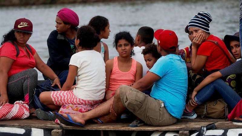 Miles de miembros de la caravana regresan a sus países