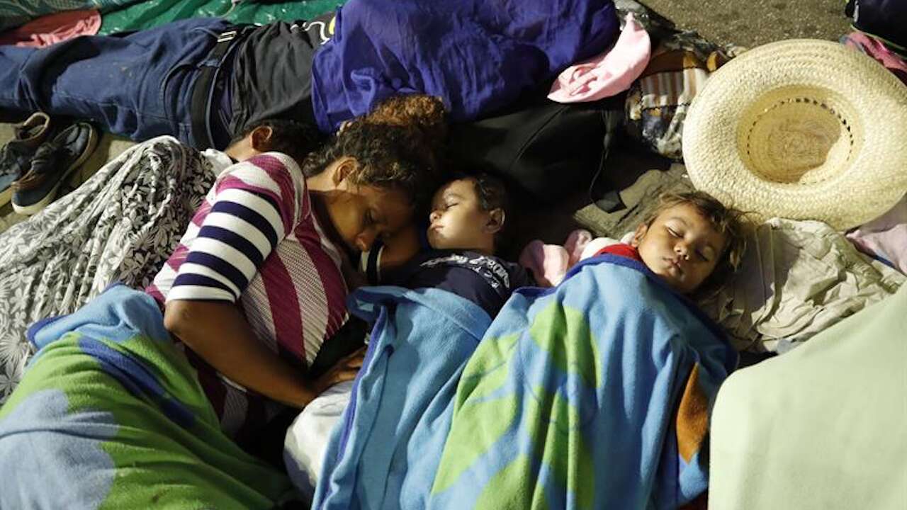 La lucha de las madres de la caravana migrante