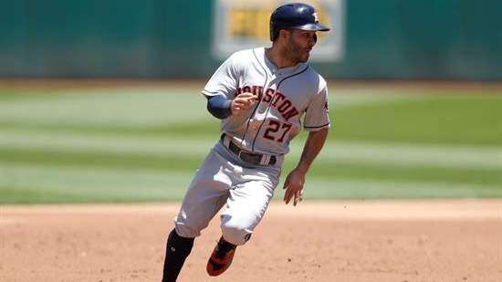Astros vencen a los Indios con ayuda de 4 jonrones