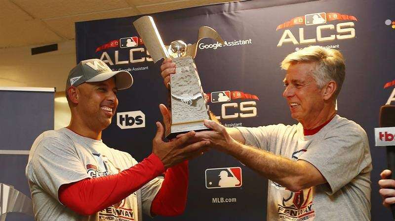 Alex Cora no se olvida de los suyos