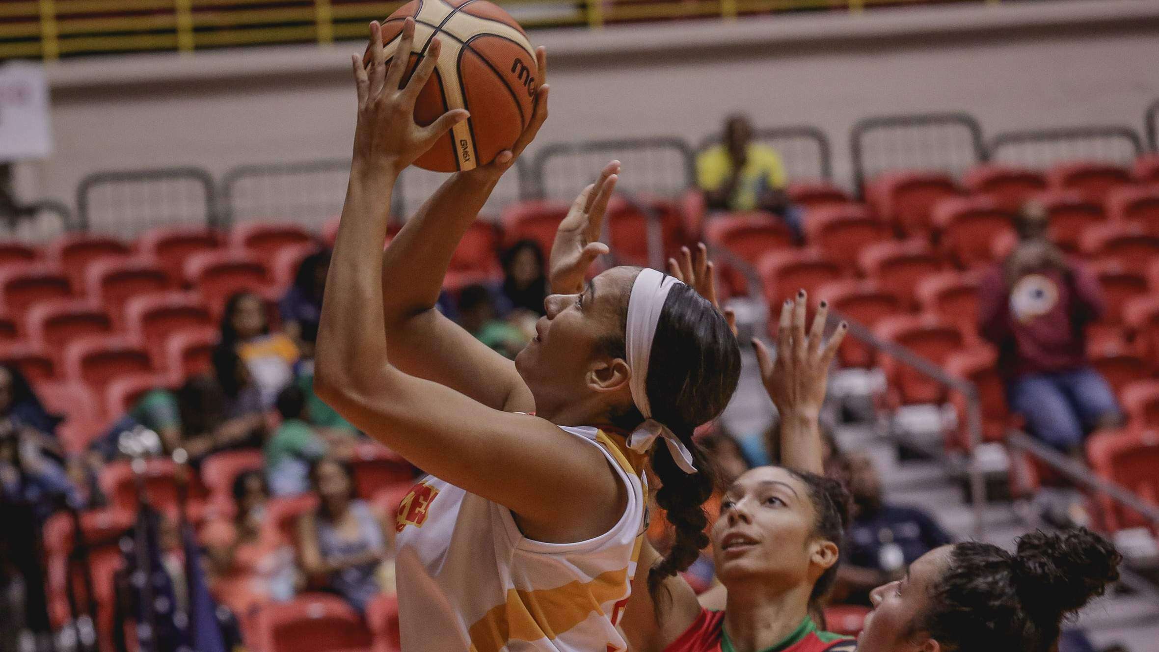 Whitney Bays escogida Jugadora de la Semana