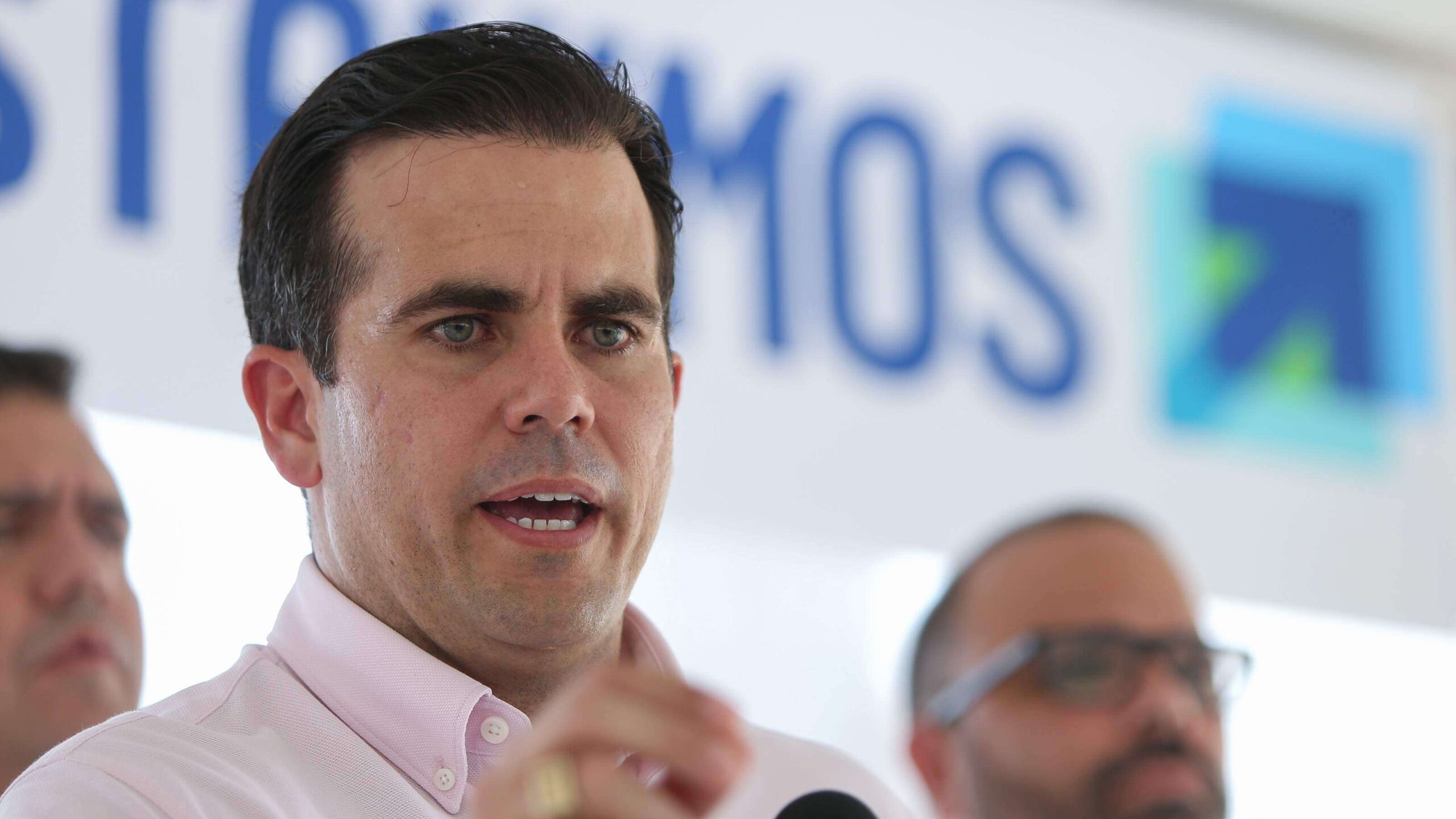 Rosselló tiene a los alcaldes PNP en contra