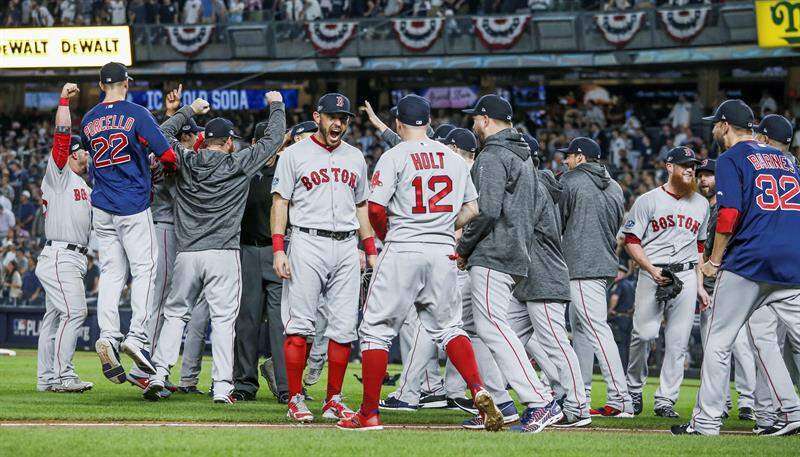 El boricua Christian Vázquez  envía a los Yankees a su casa
