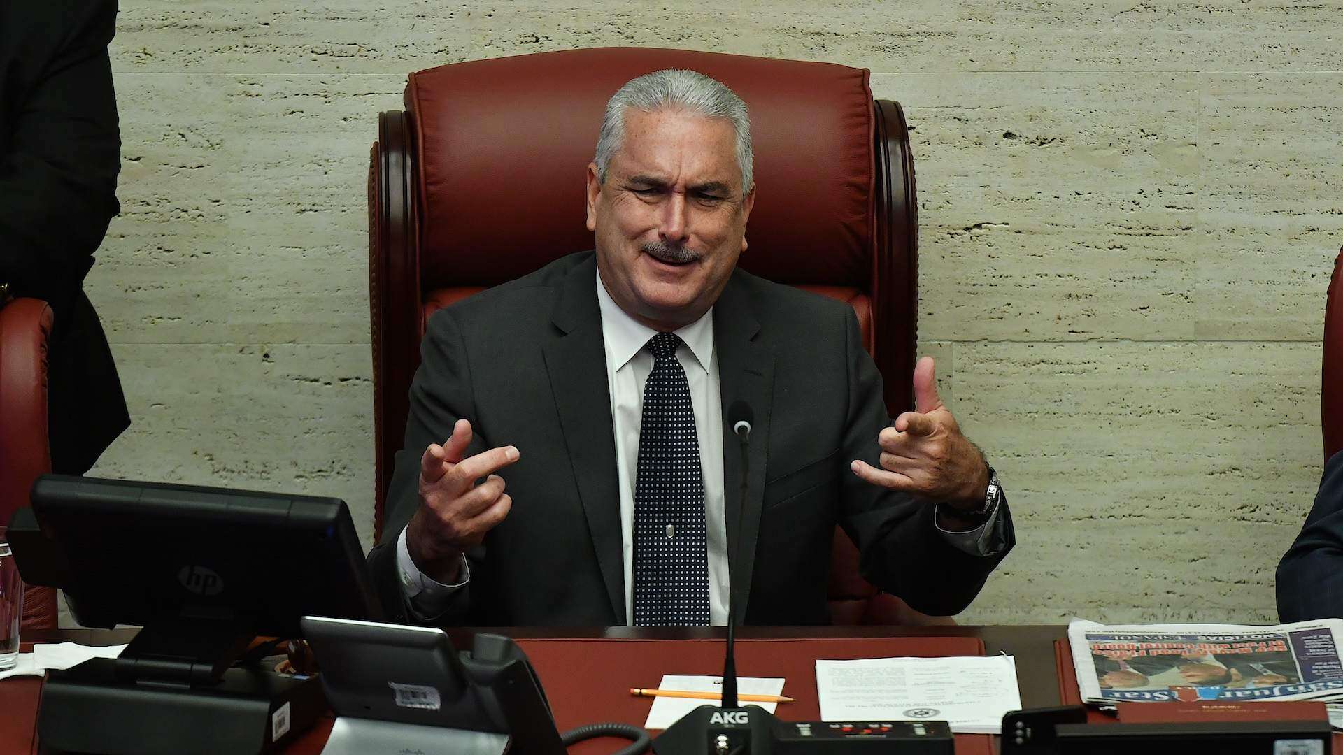Presidente del Senado defiende a Nayda Venegas Brown