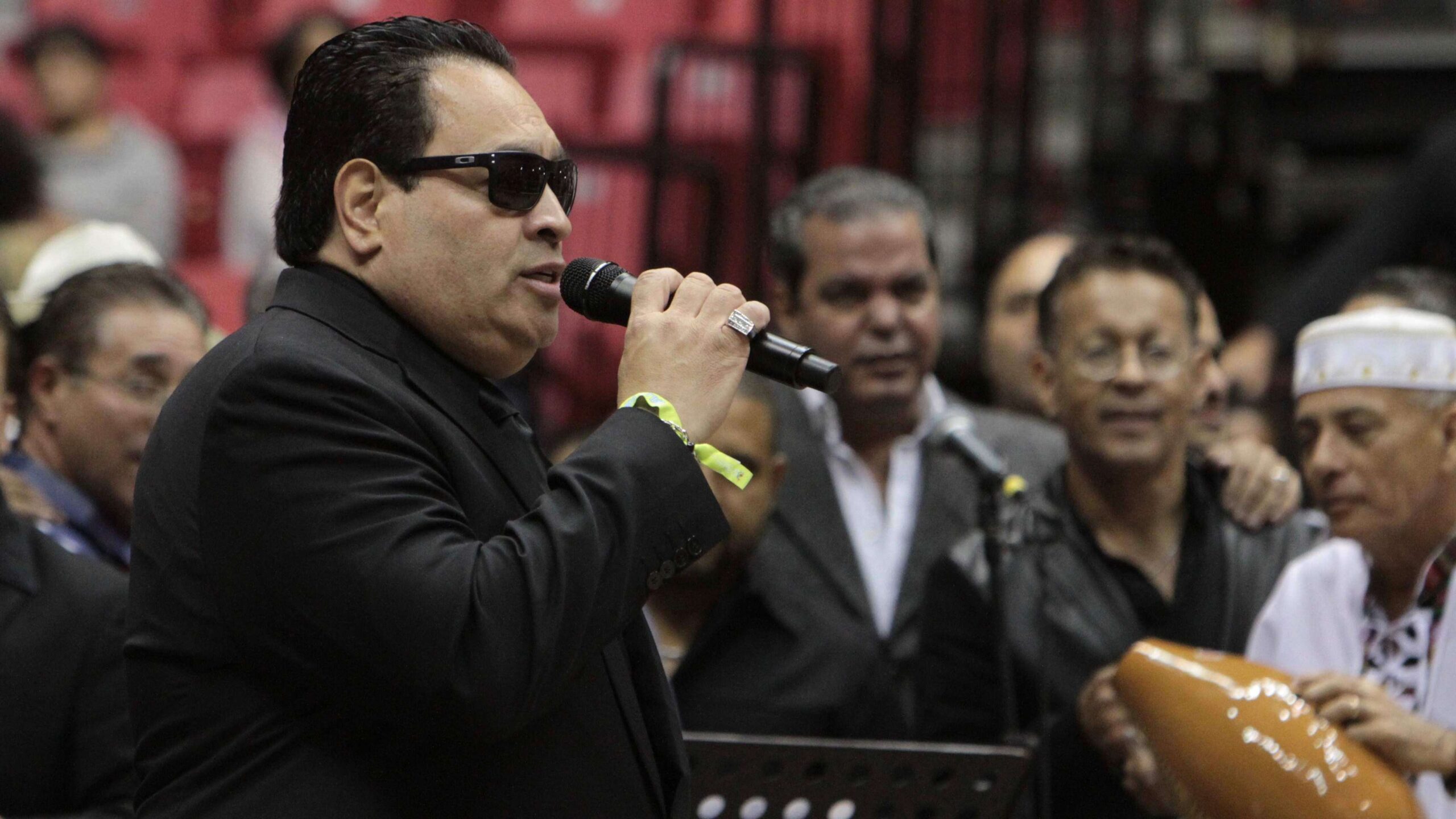 Operarán a Tito Nieves