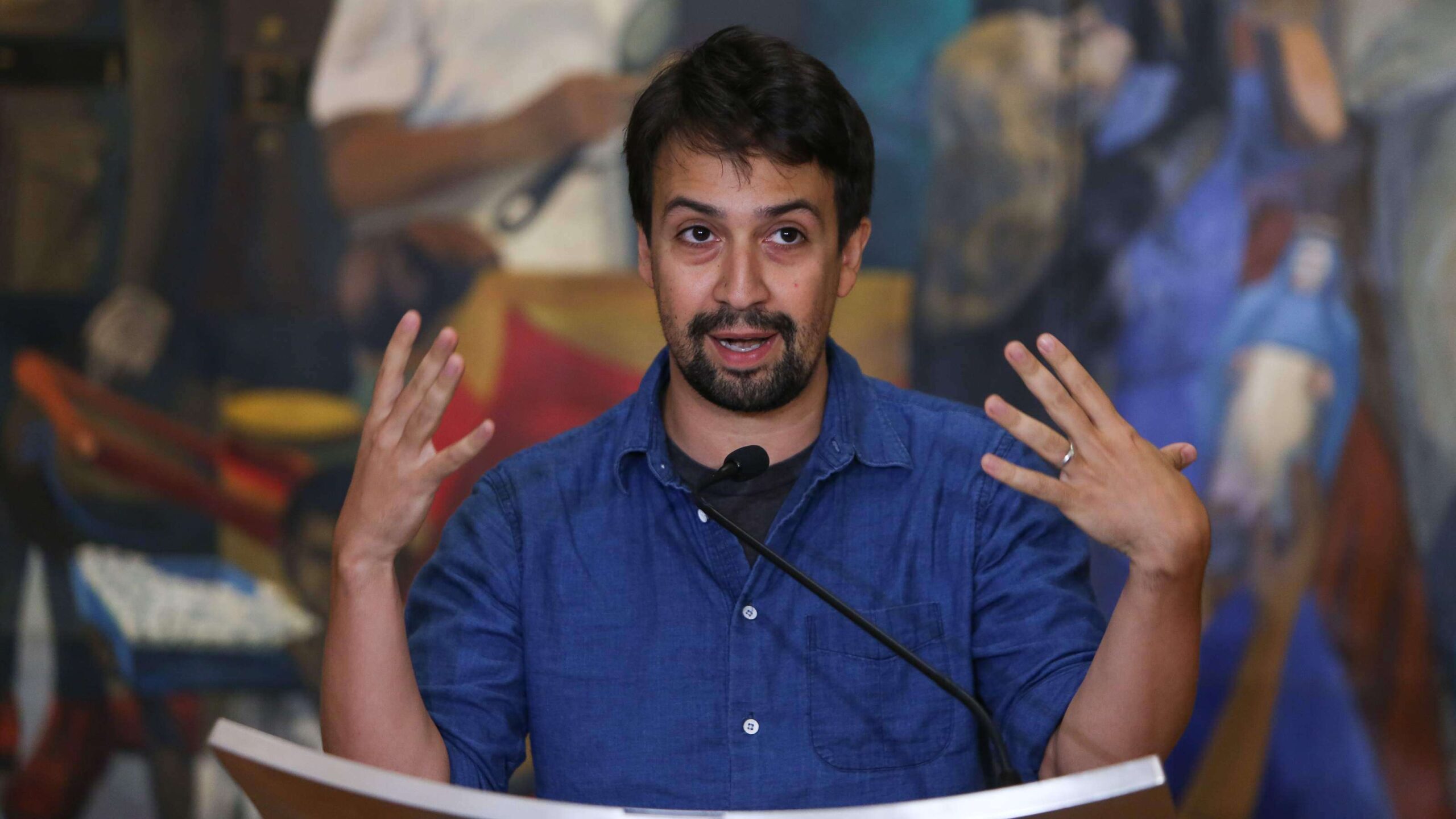 Lin Manuel anuncia casting para película de su primera obra