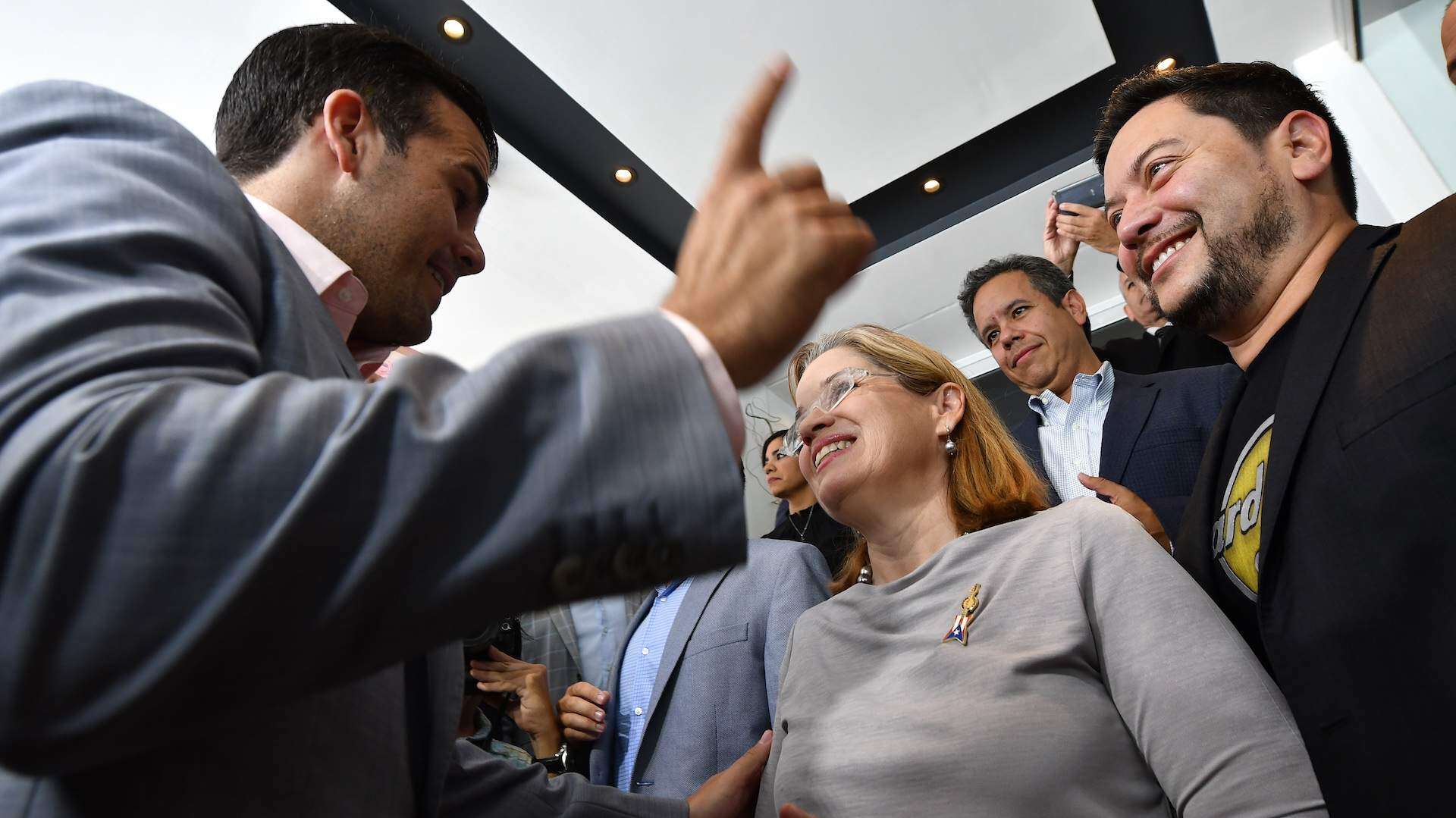 De viaje por Boston Yulín y Rosselló al comienzo de la Serie Mundial