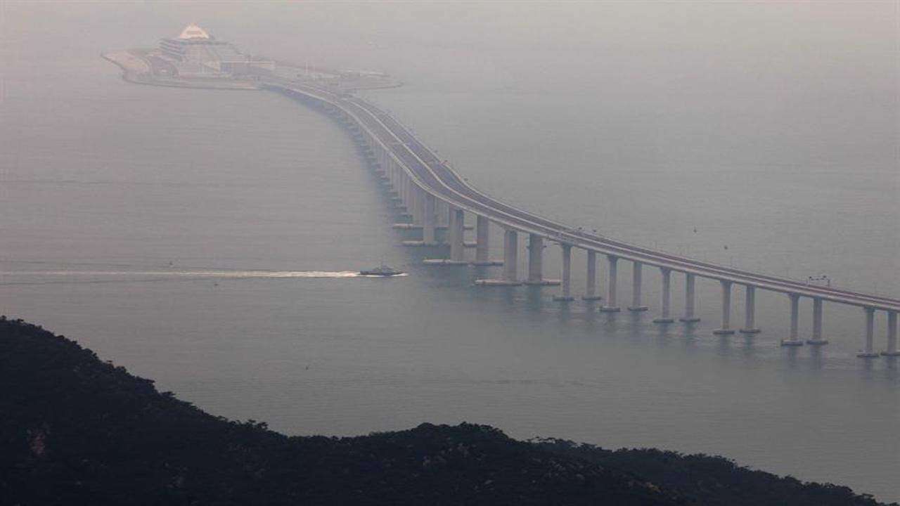 China abre el puente marítimo más largo del mundo