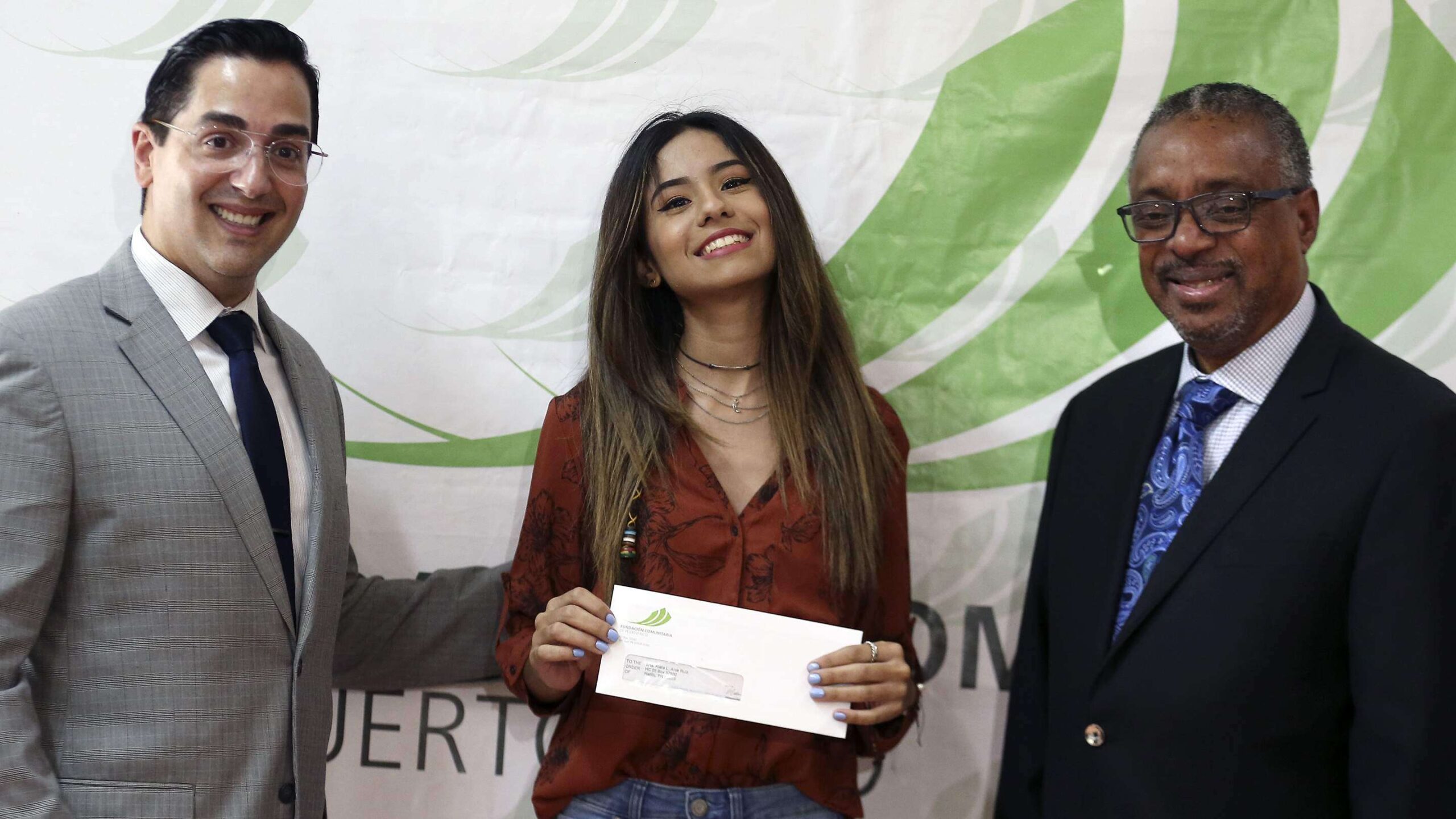 Abren convocatoria para ayudas a estudiantes universitarios