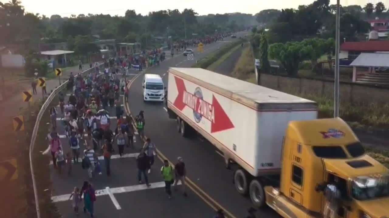 Emigrantes continúan la marcha a EEUU