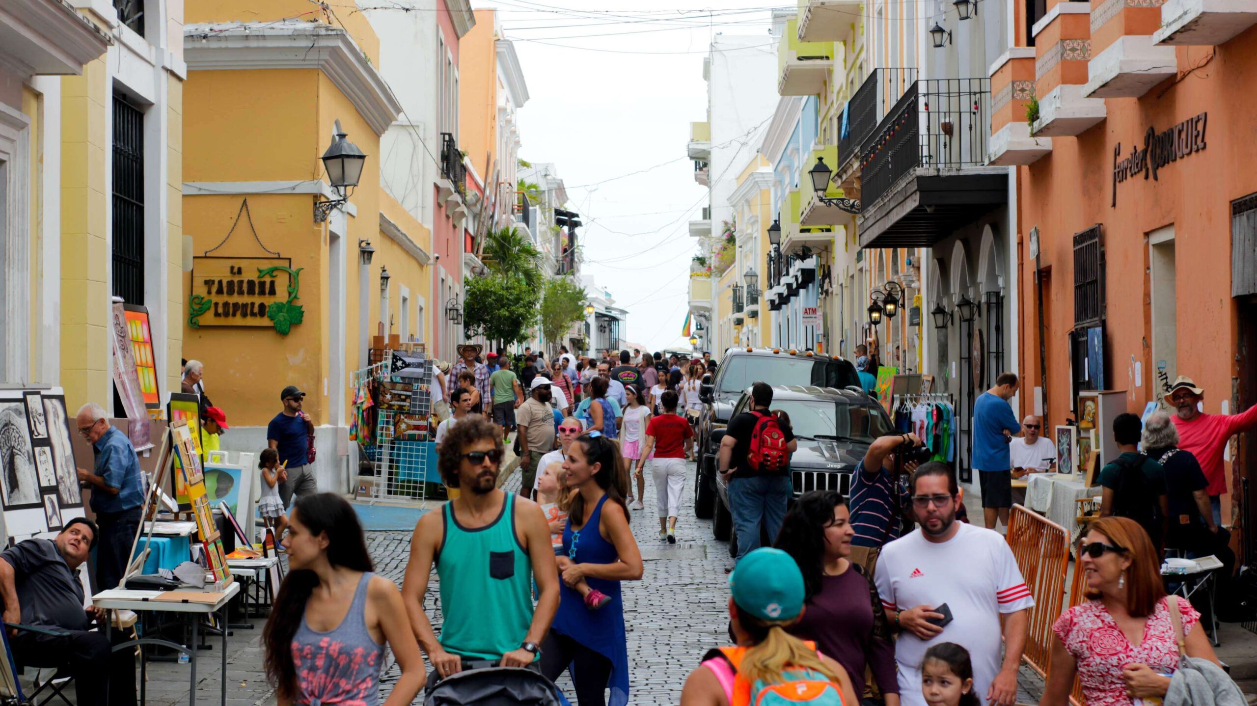 Tramitan creación de un permiso para Airbnb en SJ