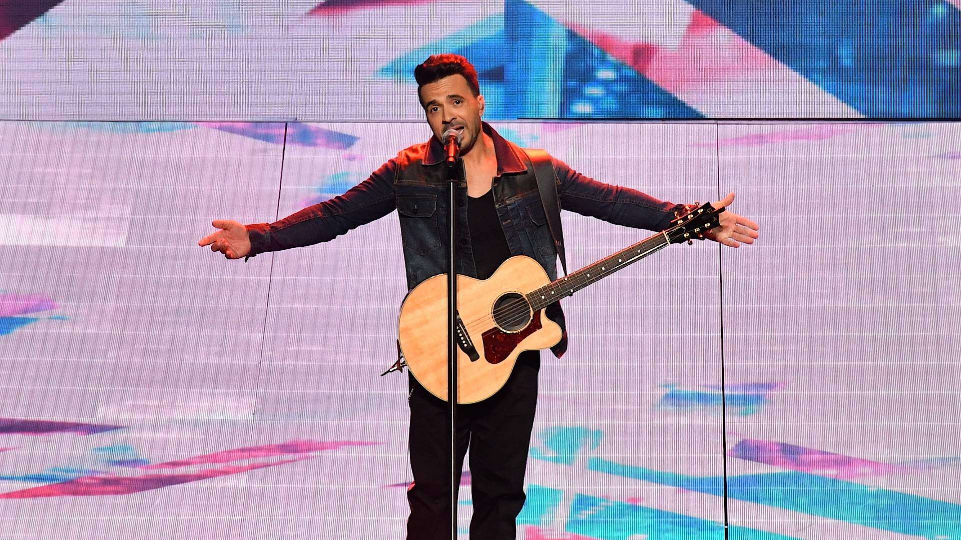 Luis Fonsi recibe siete récords Guinness