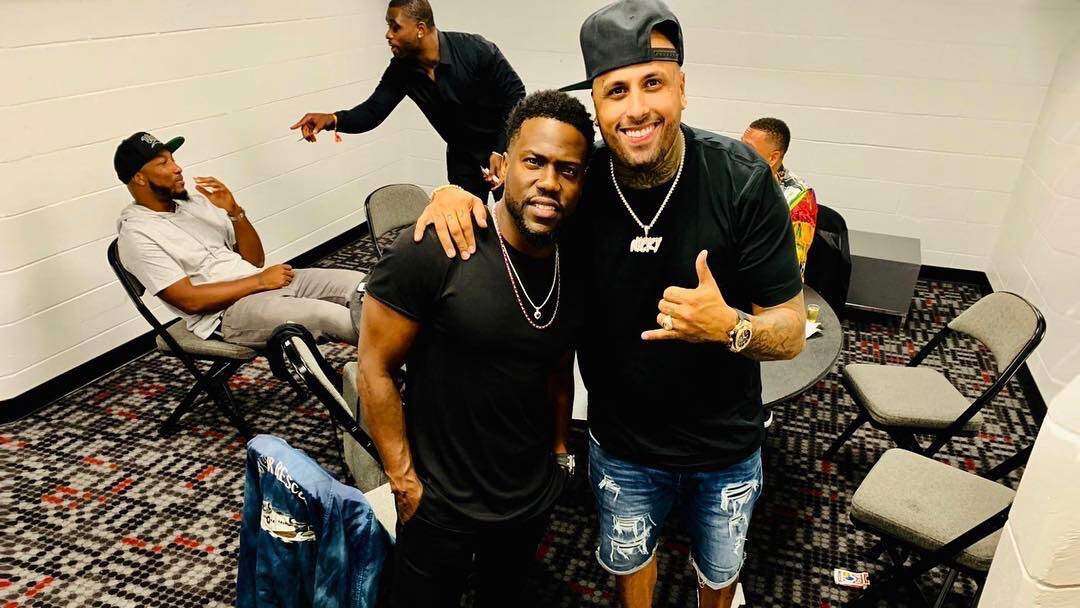 Nicky Jam le enseña español a Kevin Hart