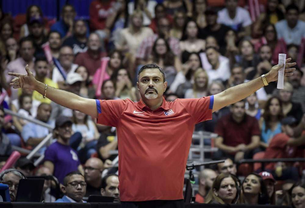 Los Piratas presentan a Eddie Casiano como su dirigente