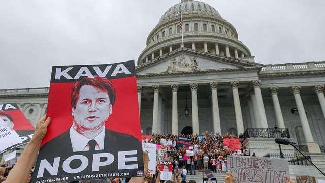 Protestan en medio de la confirmación de Kavanaugh al Supremo