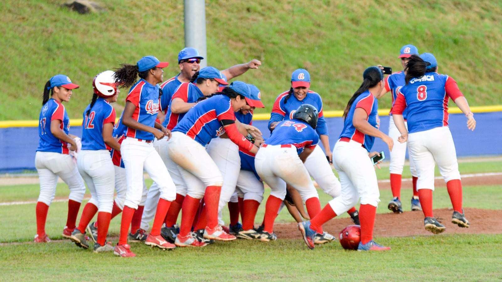 ‘Play ball’ en el béisbol femenino