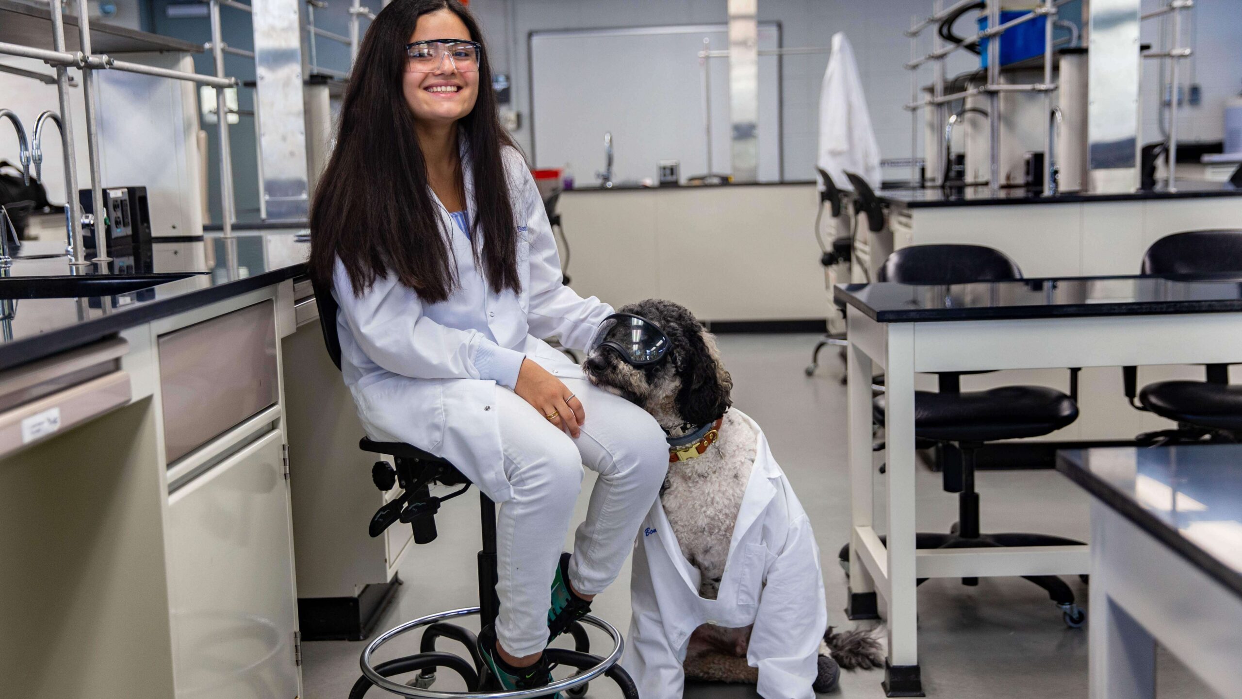Fiel ayuda canina desde la casa hasta el laboratorio
