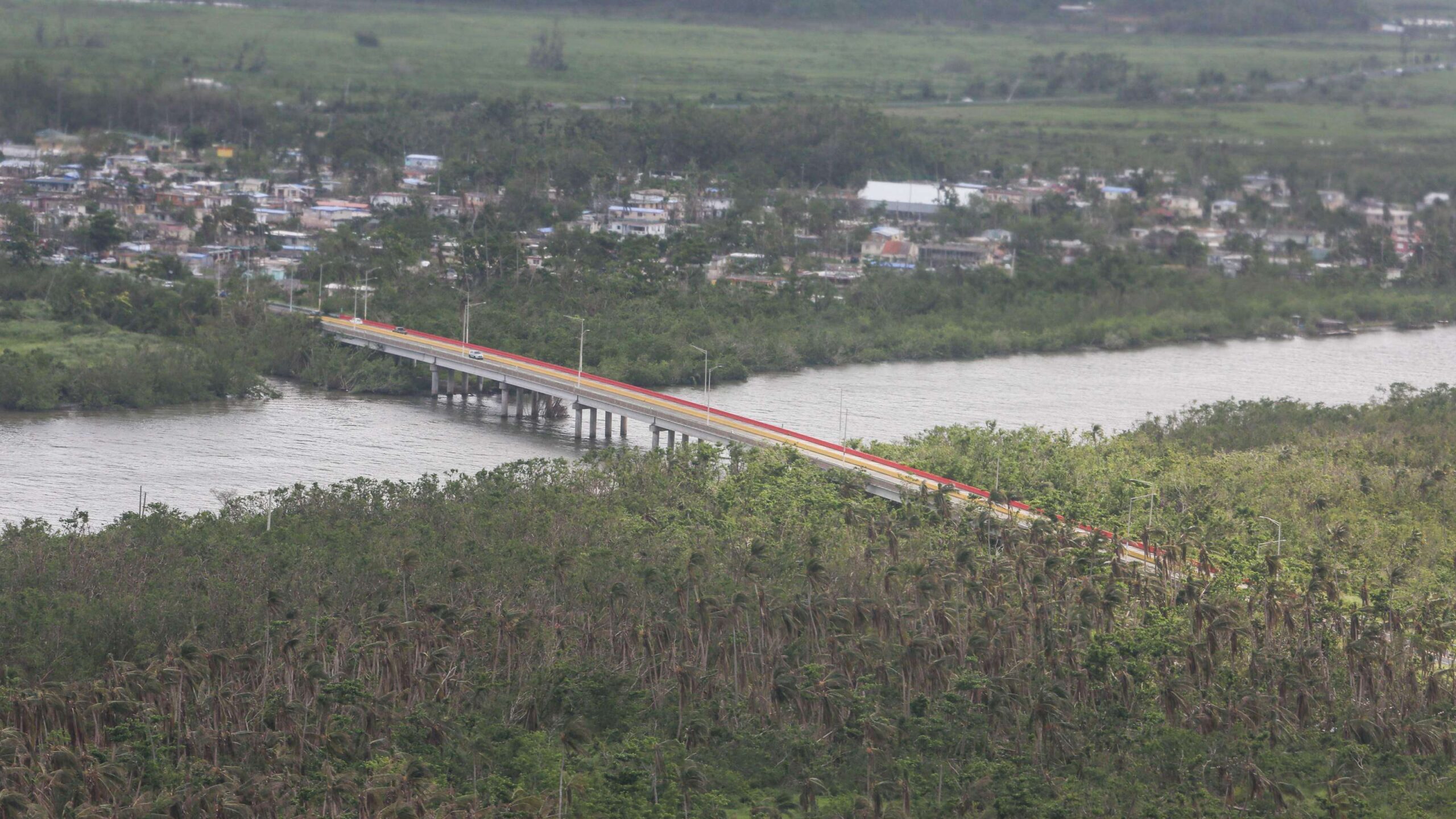 Reabren puente sobre el Río Cañas en Mayagüez