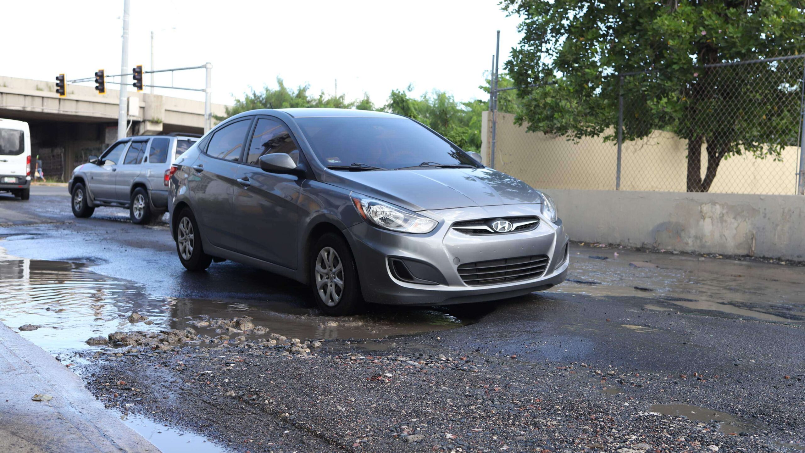 Como suero de brea la reparación de carreteras