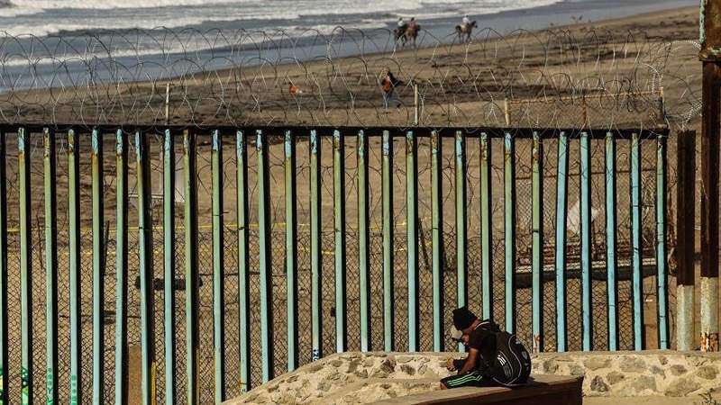 Estados Unidos cierra su frontera en San Diego