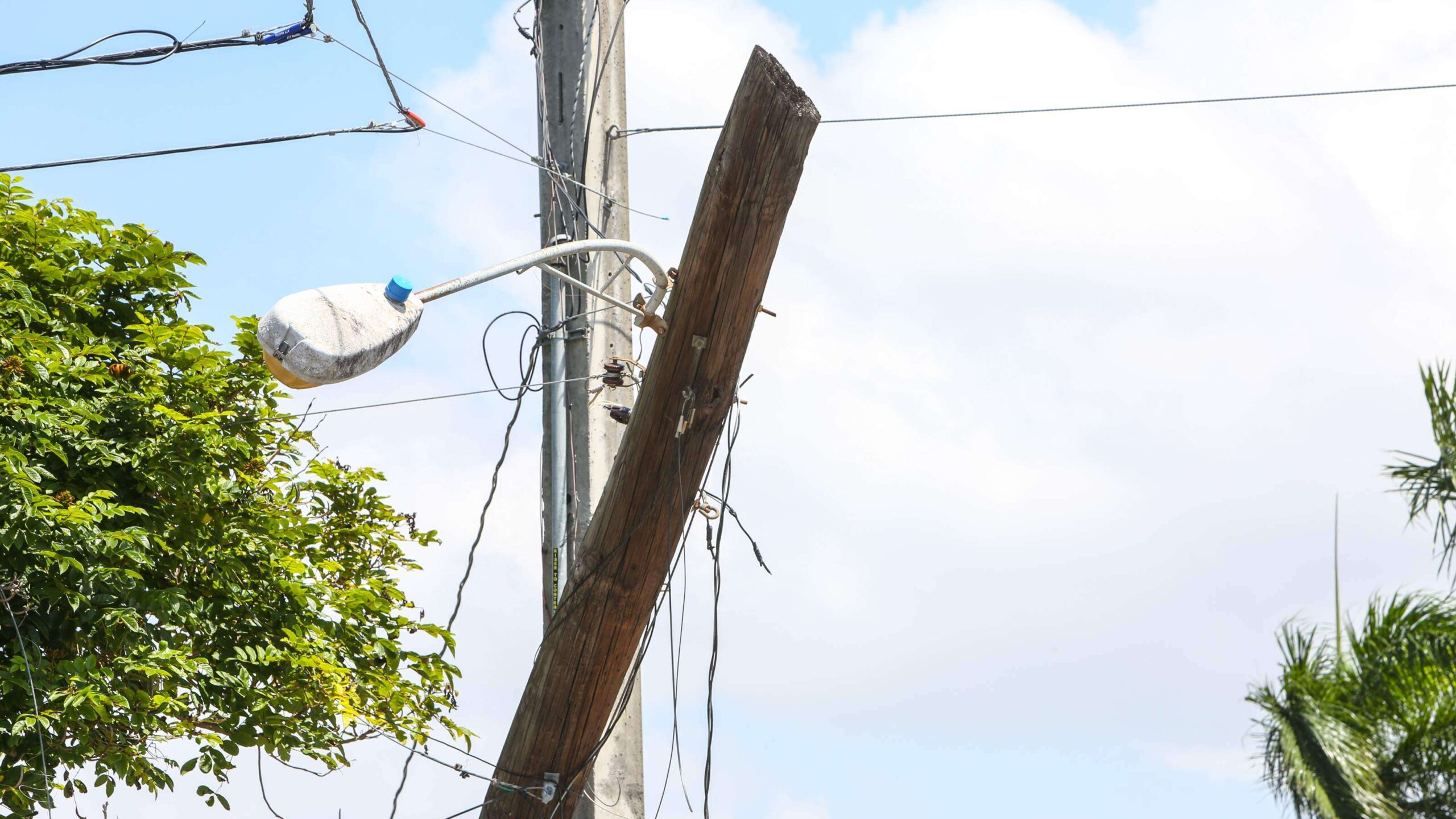 ACT asegura que solo le quedan 881 postes por arreglar